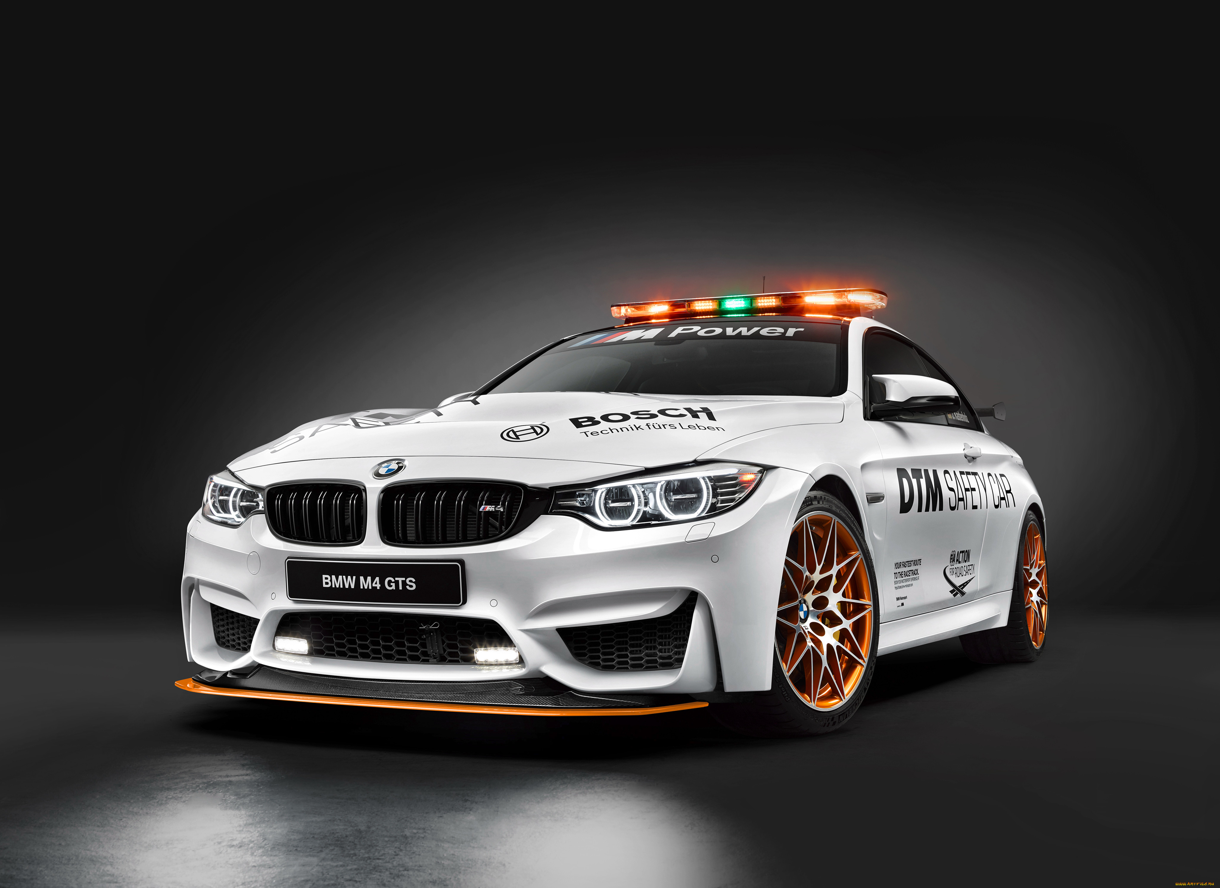 Машина м 4. BMW m4 GTS Safety car. BMW m4 GTS 2021. BMW m4 DTM 2022. BMW m4 GTS DTM 2016.